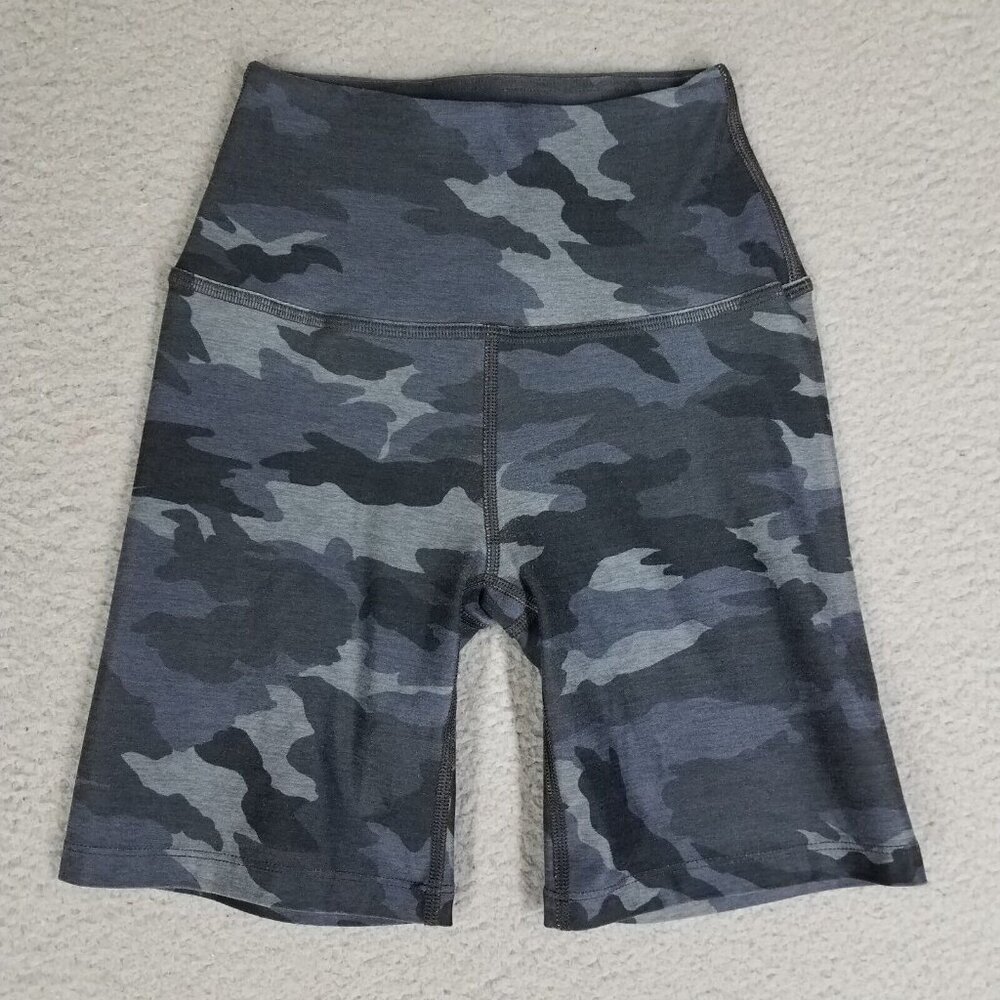 Beyond Yoga Biker Shorts Women's XS Camo Gray Pull On Gym Workout Lounge Stretch